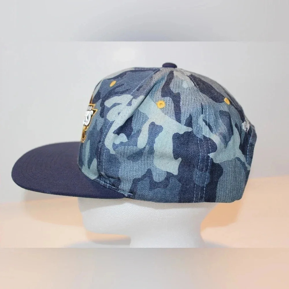 Mitchell & Ness NBA Cleveland Cavaliers Snapback Hat - Picture 4 of 11